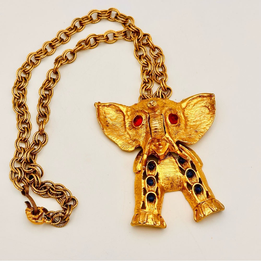 Vintage 60s 70s D&E JULIANA Elephant Statement Pendant - Picture 2 of 16